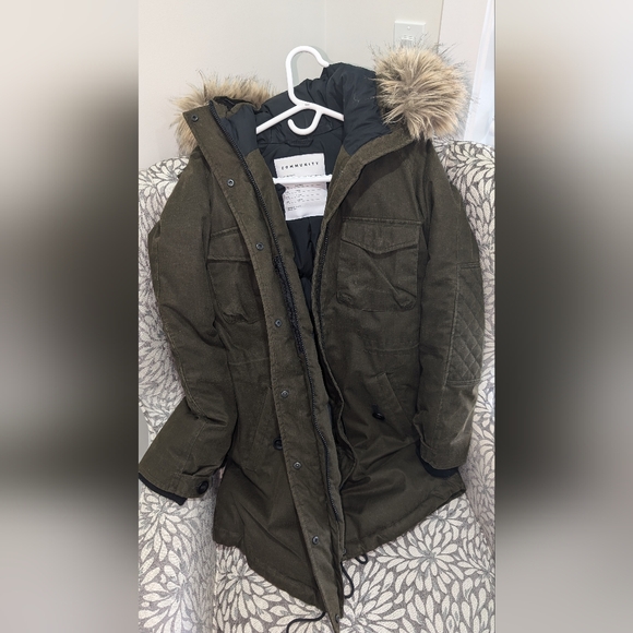 Aritzia Community Paradigm Parka - Picture 6 of 8